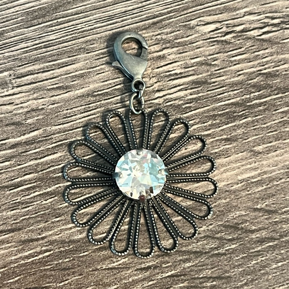 Sabika Choices Flower Pendant - Summer 2016